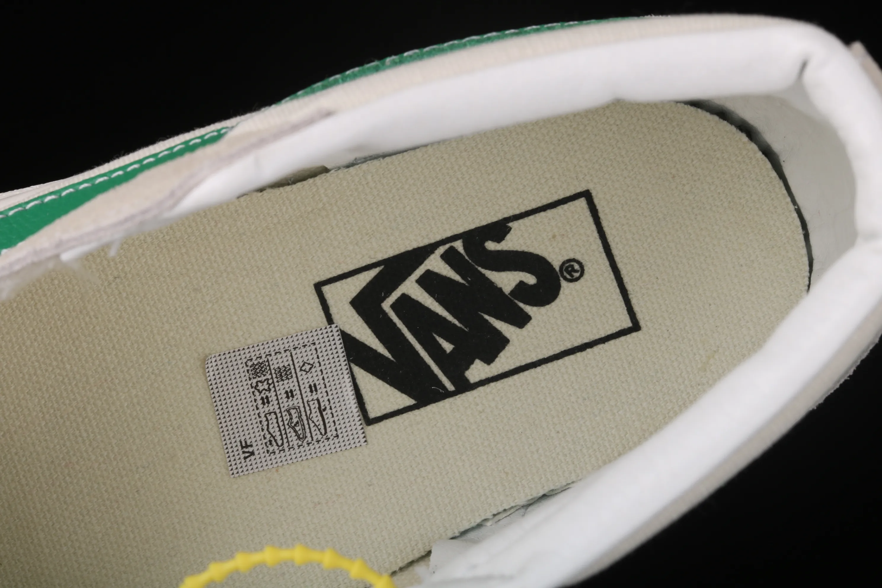All categories Vans Vans series Vans Mid Vans Sk8 Mid Reissue Vans mid-top VN0A391FTP0 One size too large